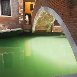 The Secret Garden In The Very Heart Of , Venise Italie