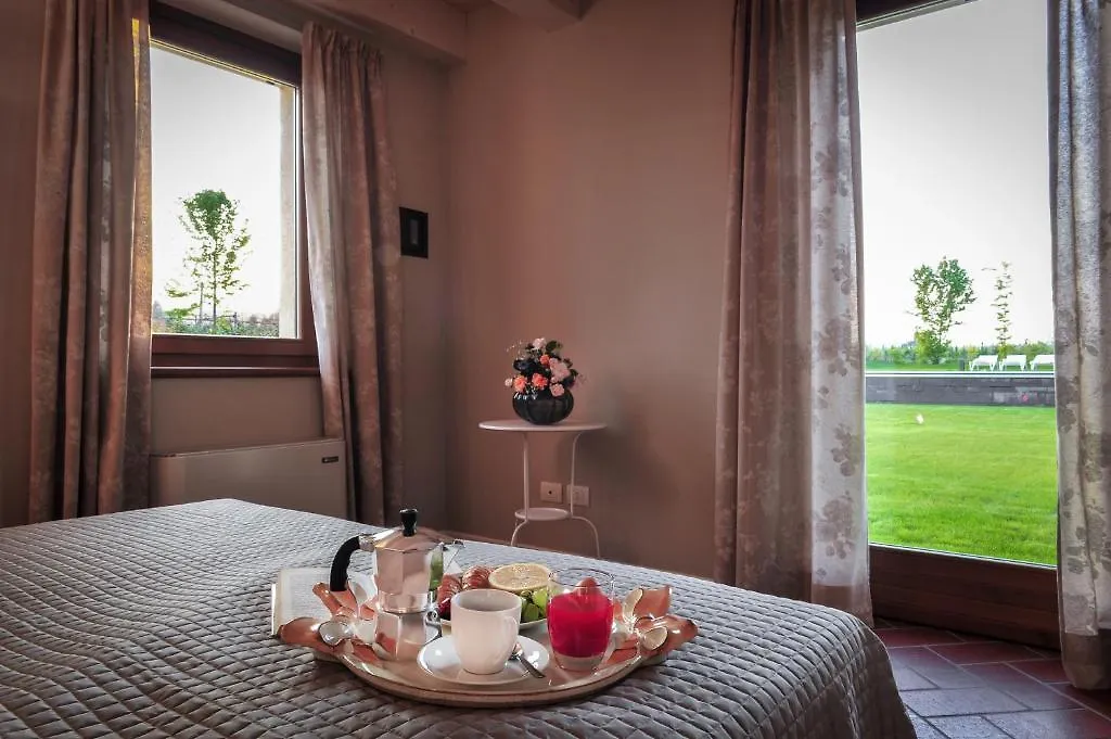 Casa di campagna Belvivere Suites Sona