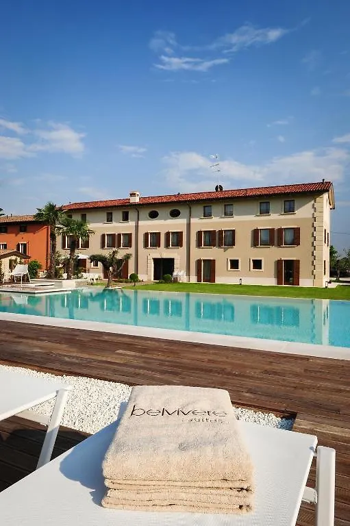 Casa di campagna Belvivere Suites Sona Italia