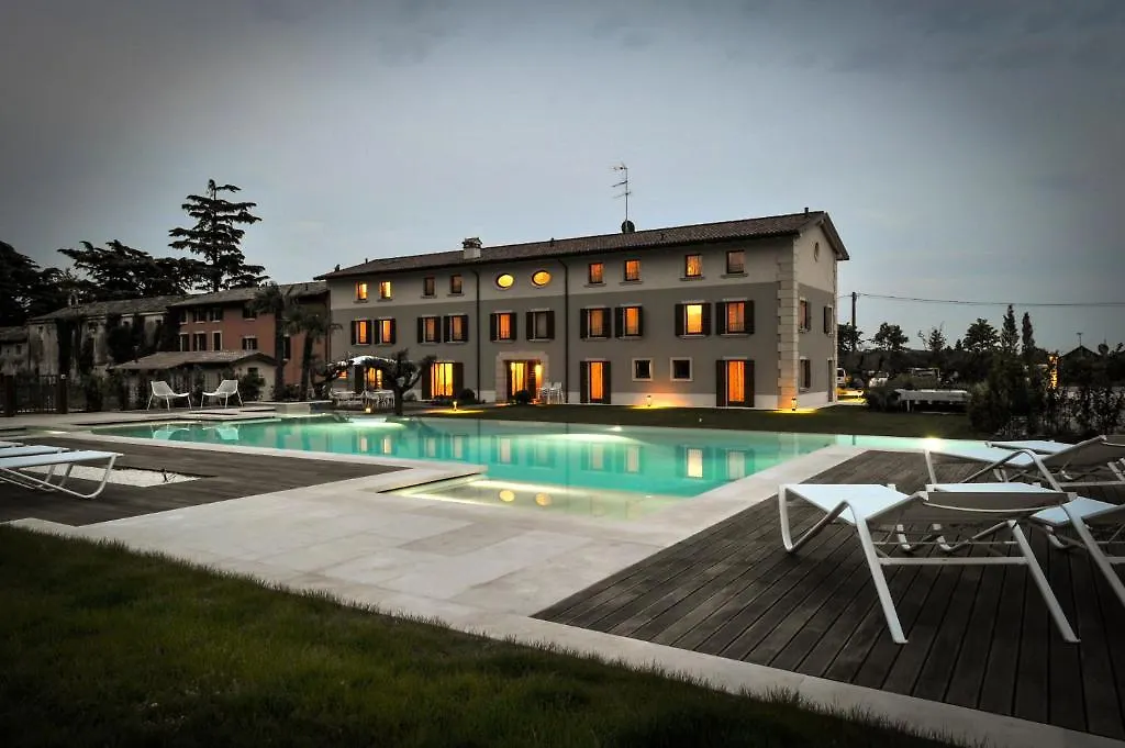 Belvivere Suites Sona 0*,  Italia